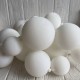 Бархатная гирлянда с шарами (С30855), белая, Ø10+Ø8+Ø6 см, длина 1,8 м
