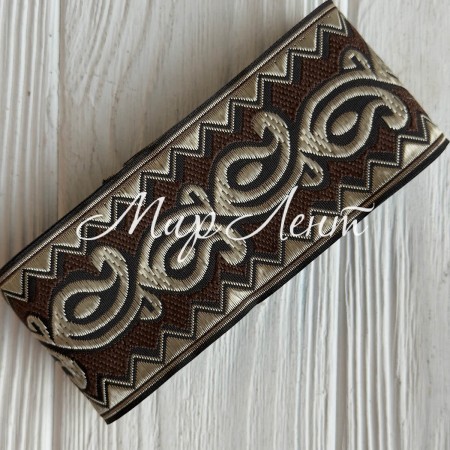 Тесьма вышиванка, 5 см, бежевый орнамент на шоколадном, рулон 7 м