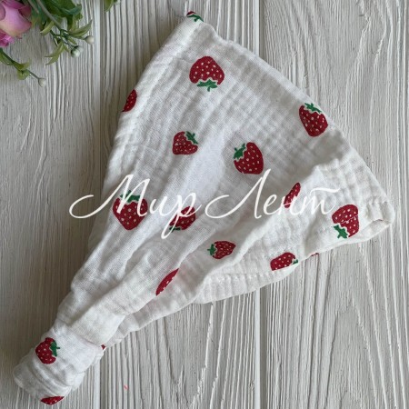 Муслиновая бандана с клубничкой, 22х16 см, белая, шт.