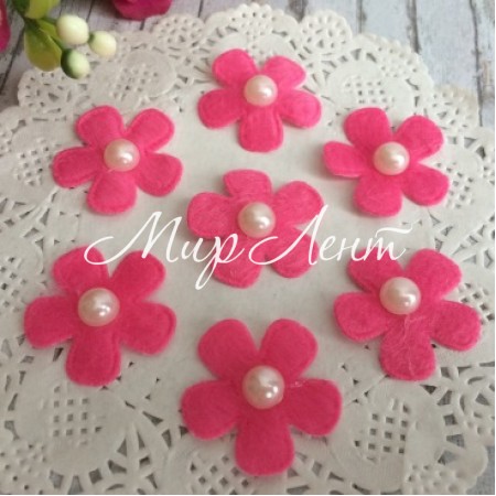 Цветочек из фетра с жемчугом, 2,5 см, малиновый, упаковка 1000 шт.